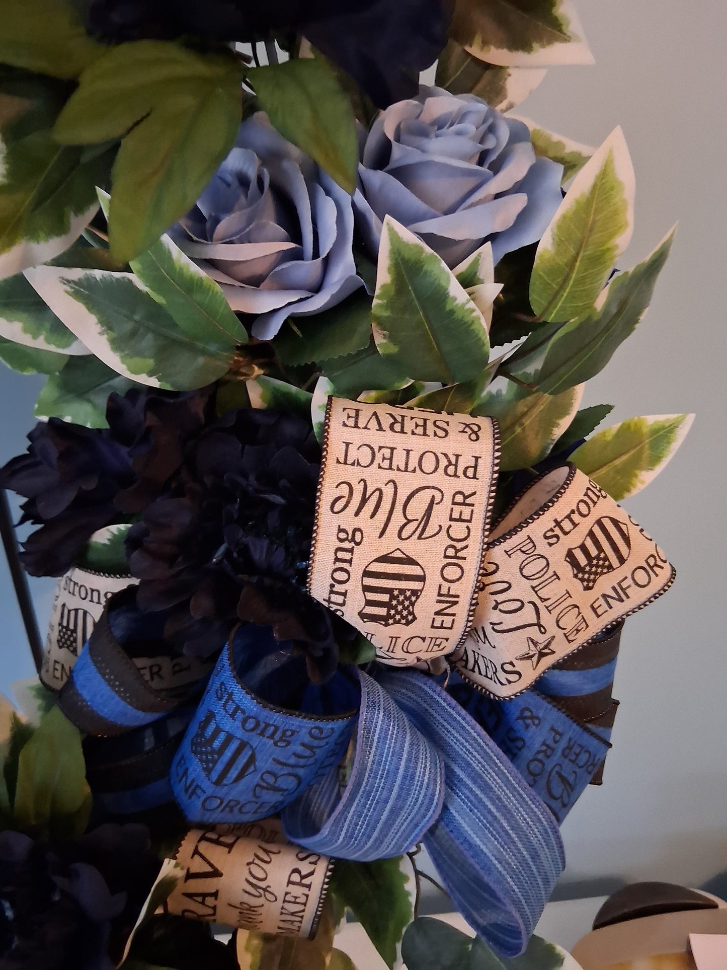 Handmade Police Tribute Grapevine Wreath – Thin Blue Line