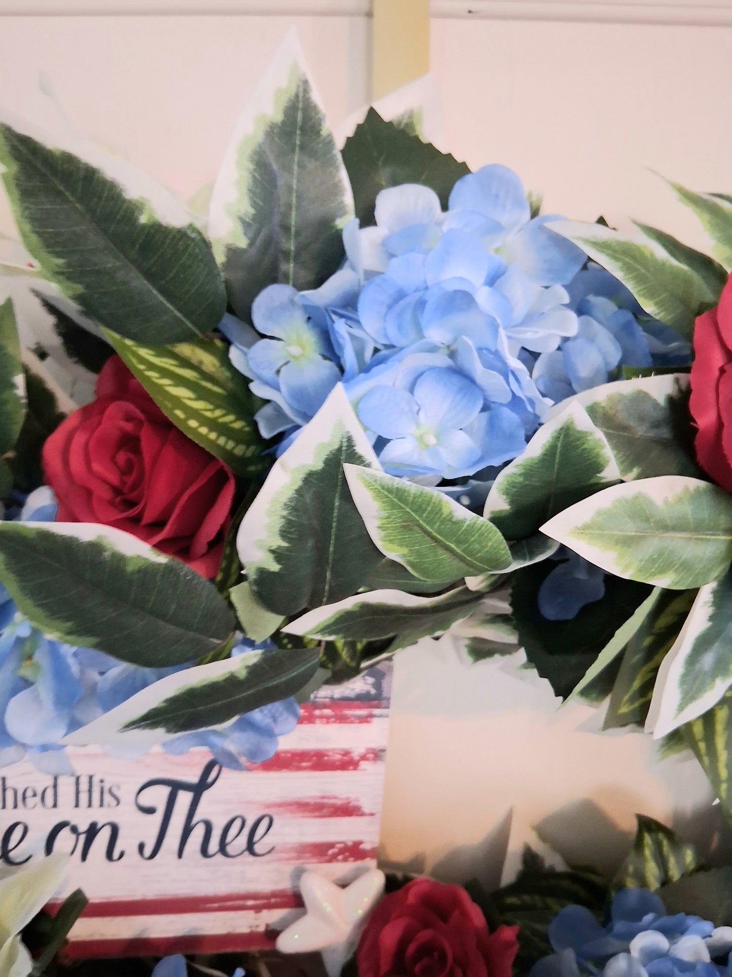 18" Patriotic Wreath with God Shed His Grace on Thee Sign