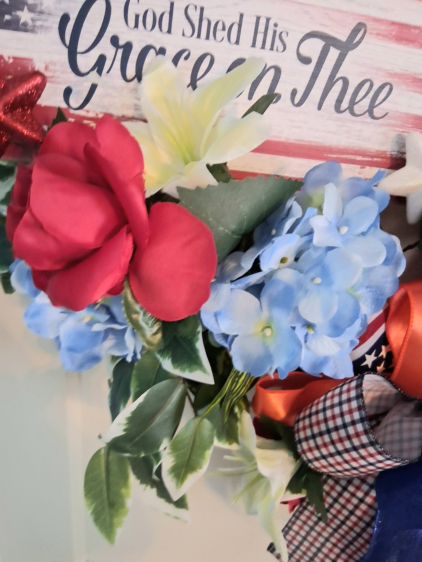 18" Patriotic Wreath with God Shed His Grace on Thee Sign