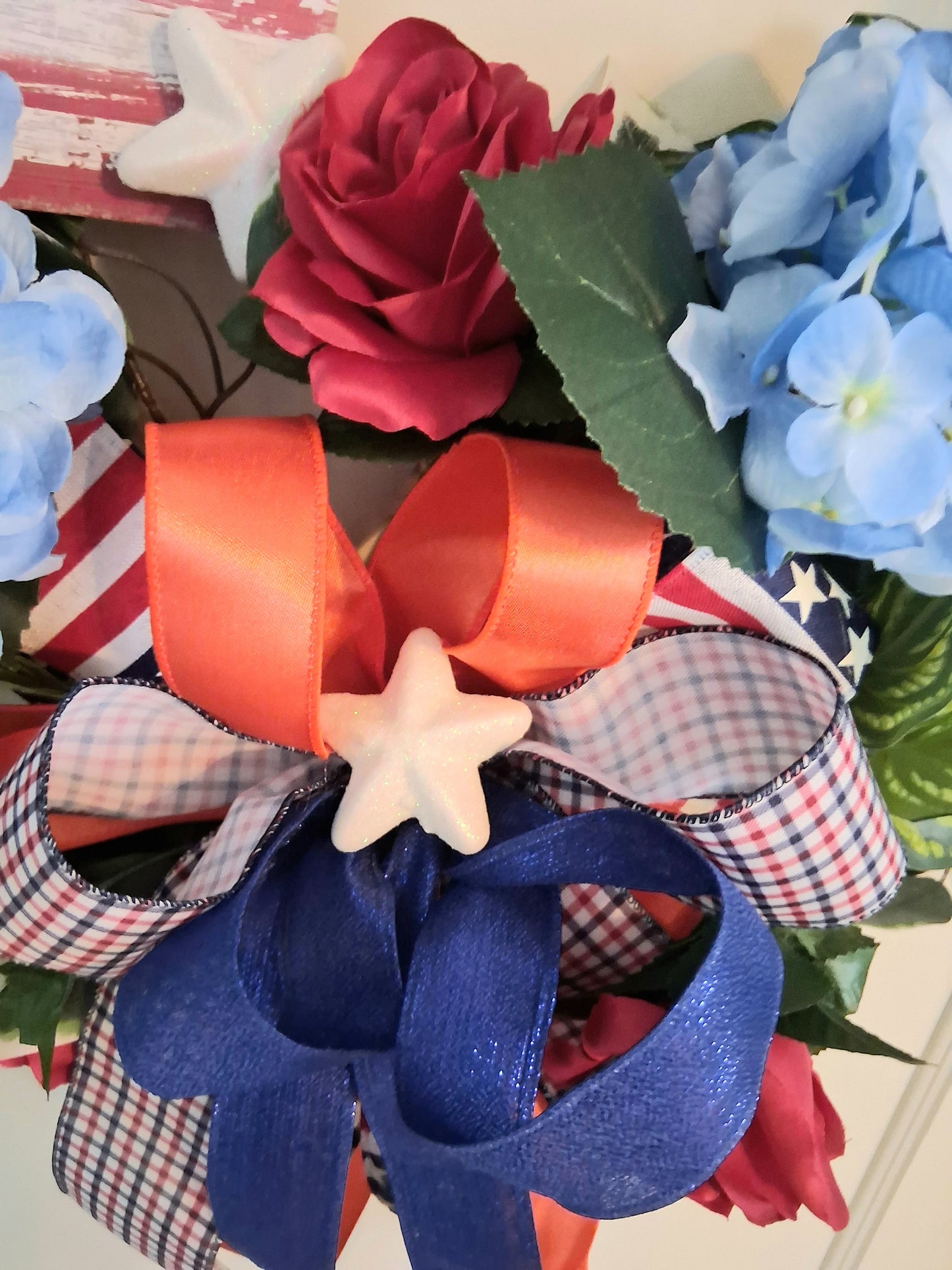 18" Patriotic Wreath with God Shed His Grace on Thee Sign